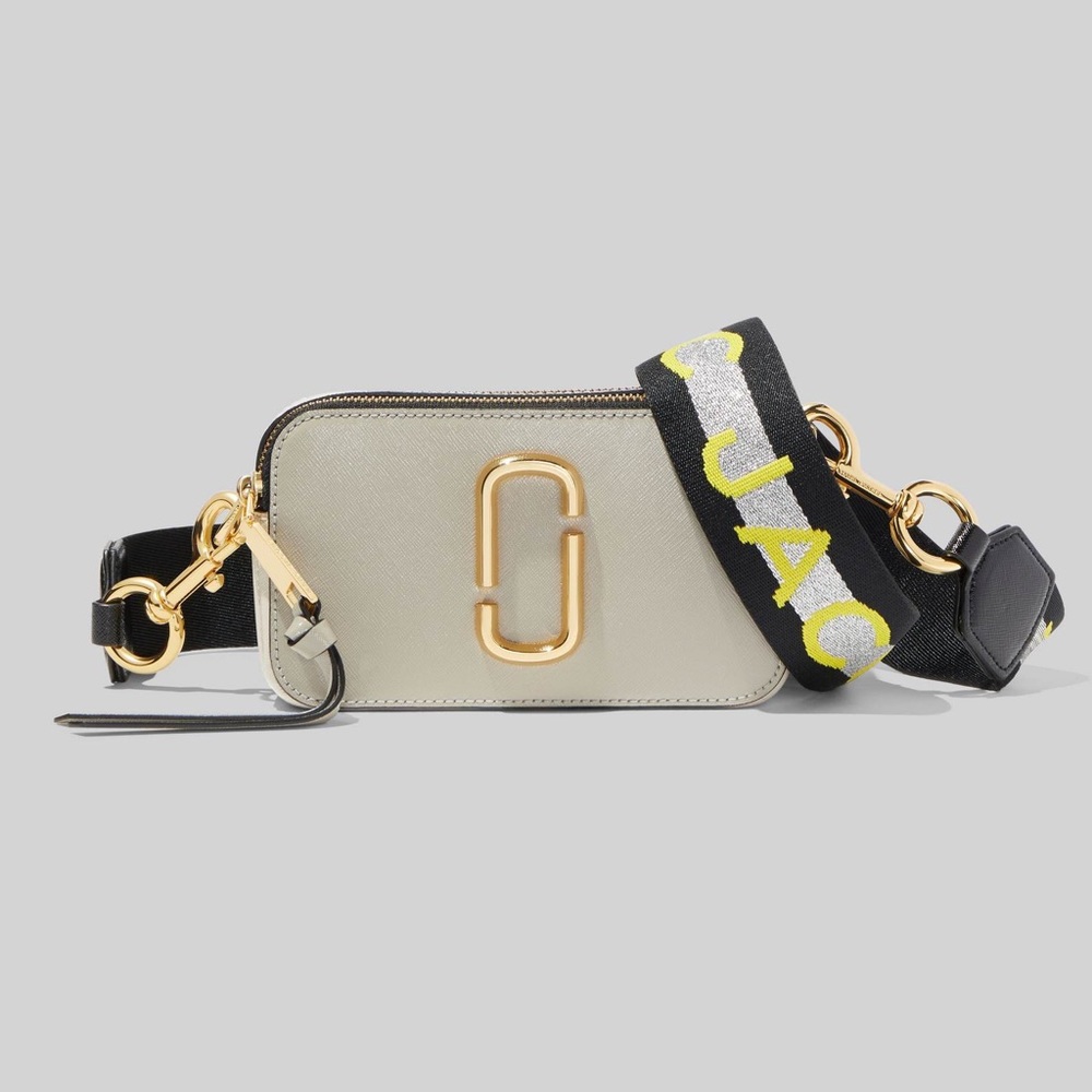 Barely worn Marc Jacobs cross body strap purse